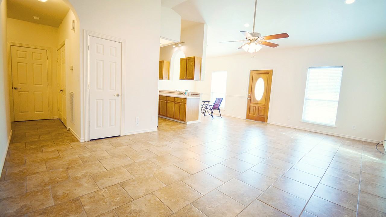 824 Tangle Oaks Drive #1 - Photo 4 of 13