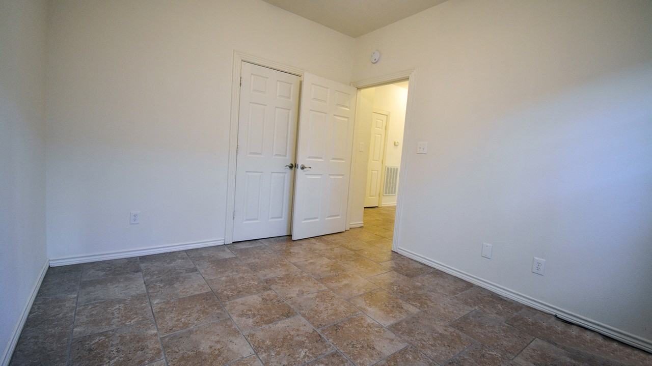 824 Tangle Oaks Drive #1 - Photo 6 of 13