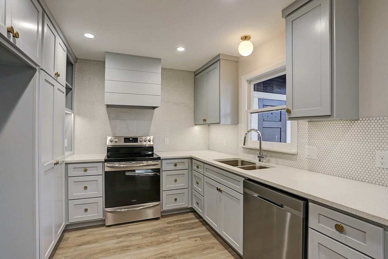 802 East Stone Street #1 - Photo 5 of 41