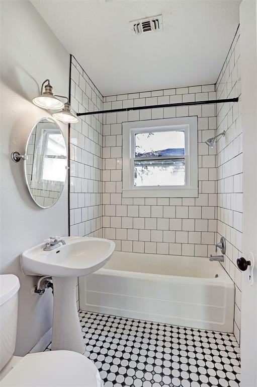 408 North Hunt Street #1 - Photo 7 of 9