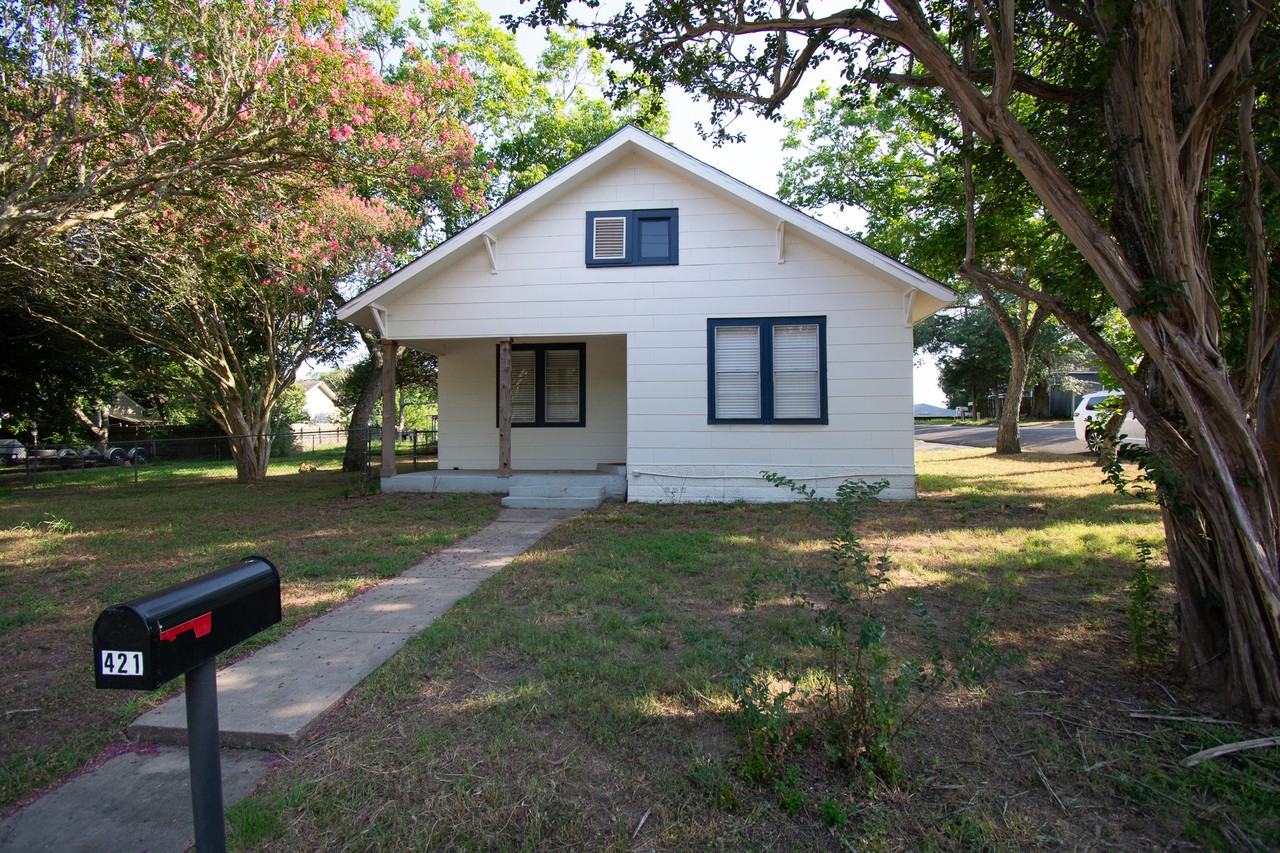 421 W Fisher St, Bellville, TX 77418, USA 2 unit Rentals Zumper