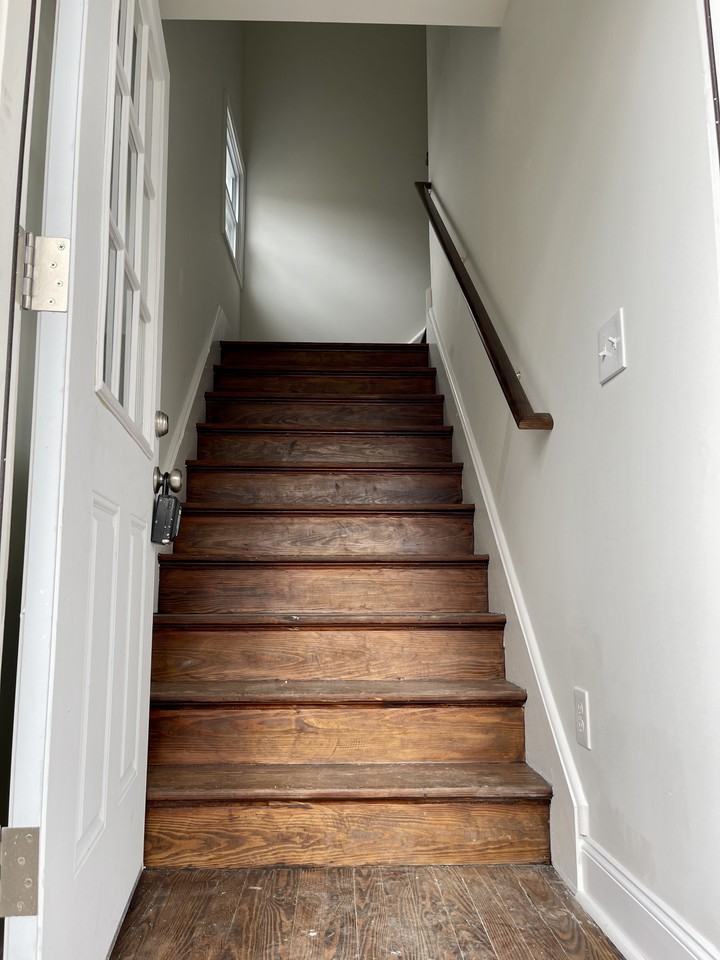 4 Round Lake Ave #2 - Photo 3 of 16