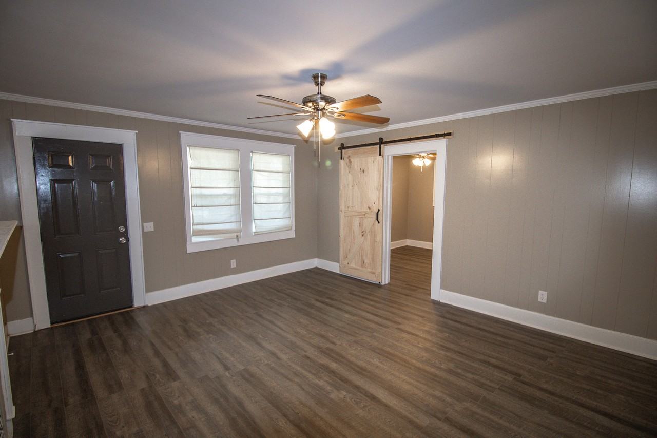 111 Isabelle St #A - Photo 3 of 12