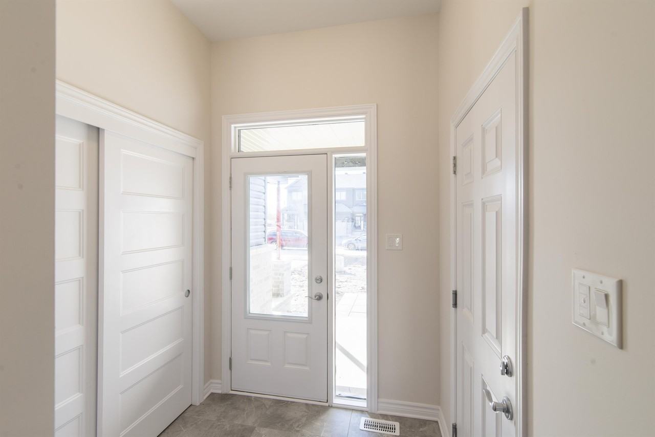 304 Grackle St #1 - Photo 2 of 27