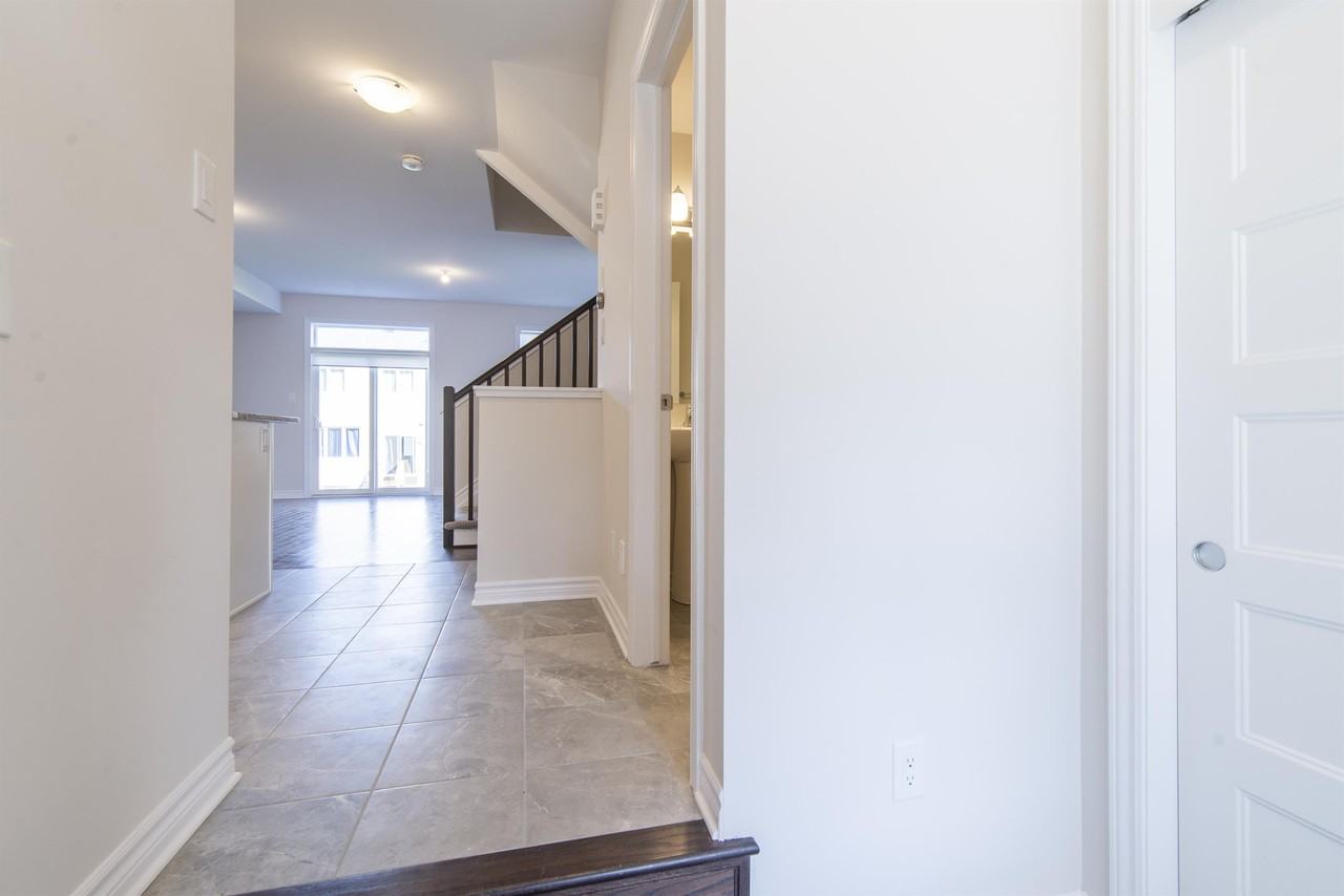 304 Grackle St #1 - Photo 3 of 27