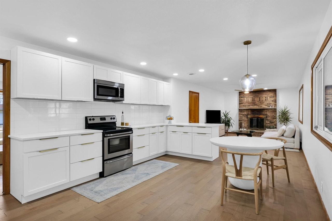 2211 S Anderson St #1 - Photo 5 of 24