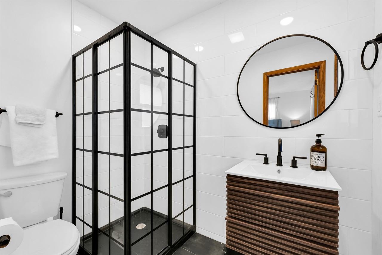 2211 S Anderson St #1 - Photo 6 of 24