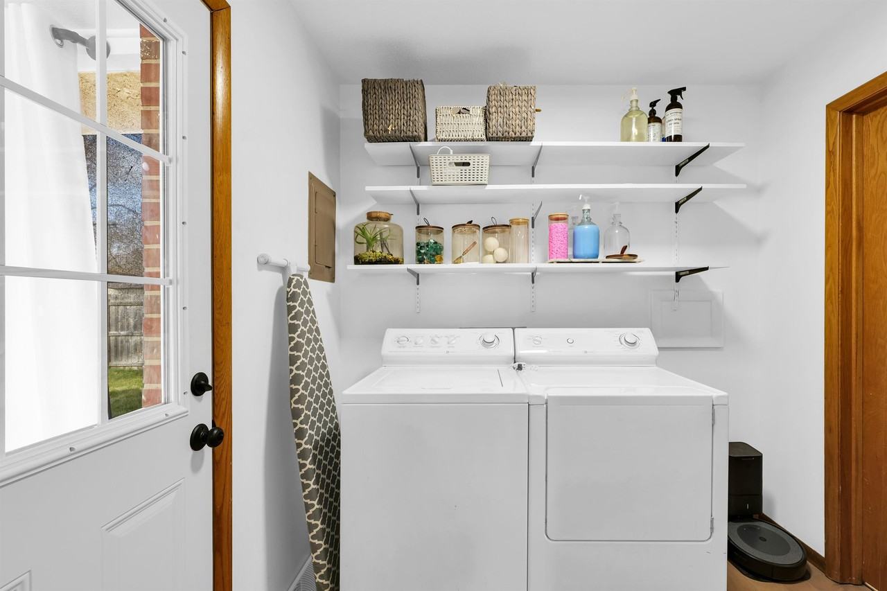 2211 S Anderson St #1 - Photo 7 of 24