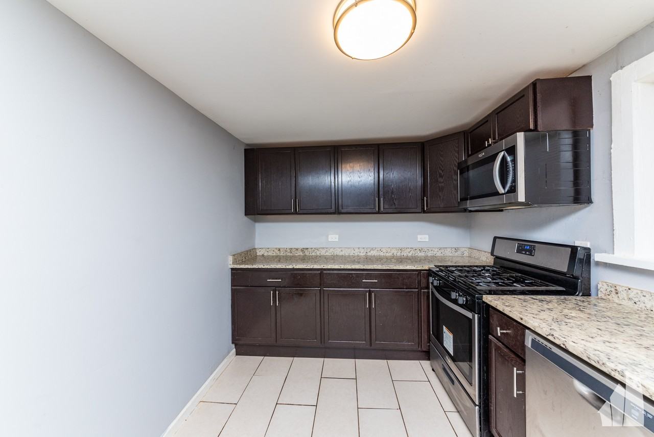 4735 N Drake Ave #G - Photo 5 of 18