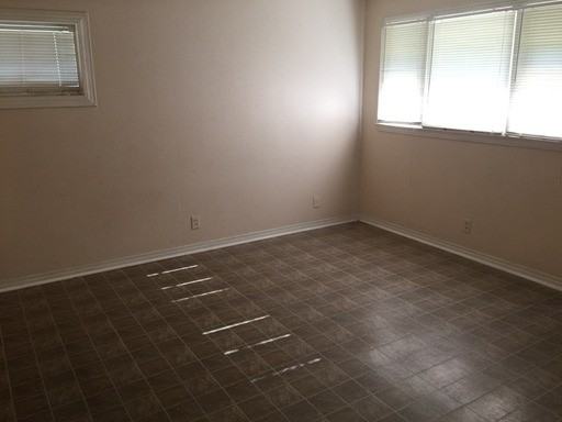 1211 Skipper Dr - Photo 3 of 5