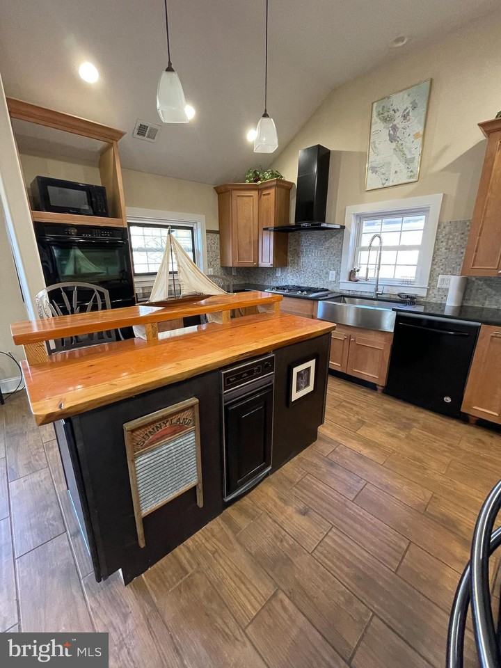 38338 Point Breeze Rd - Photo 3 of 22