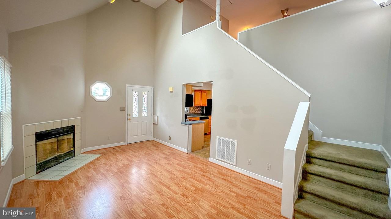 1 Lafayette Sta - Photo 3 of 10