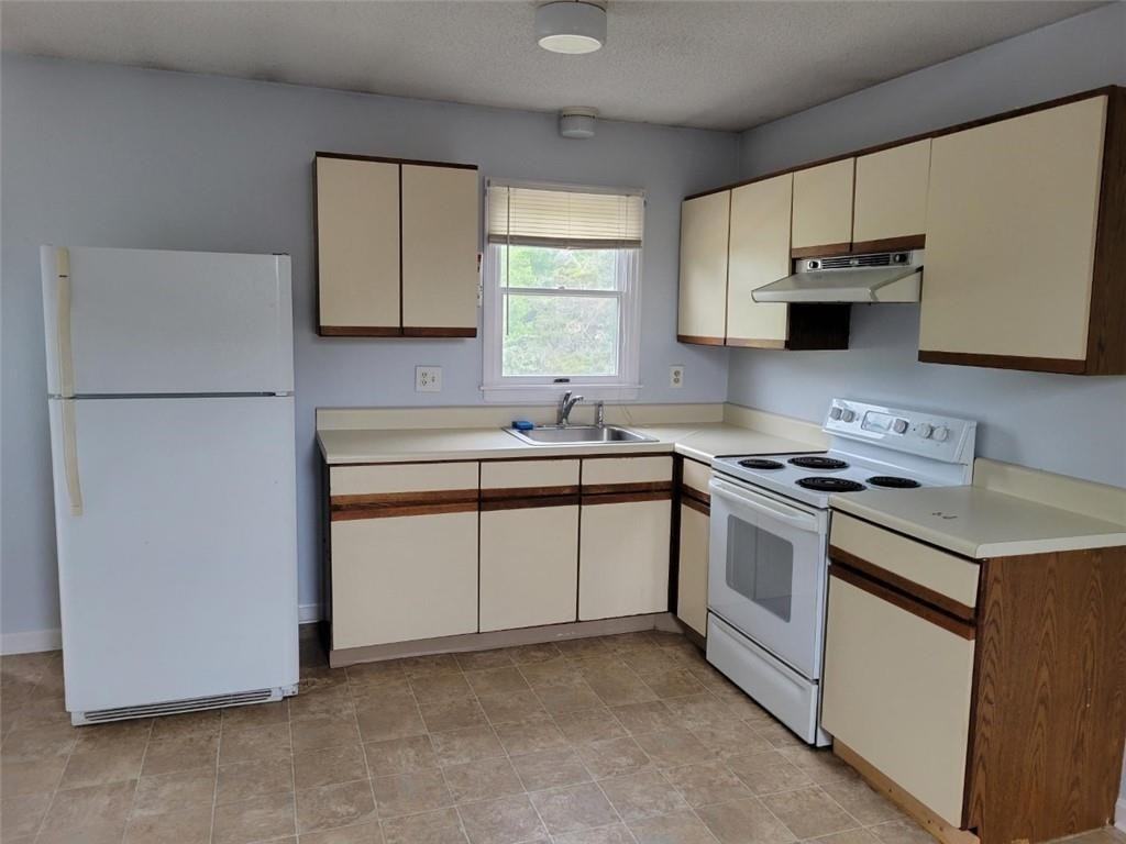 8 Eddy Dr 2nd Fl - Photo 3 of 10