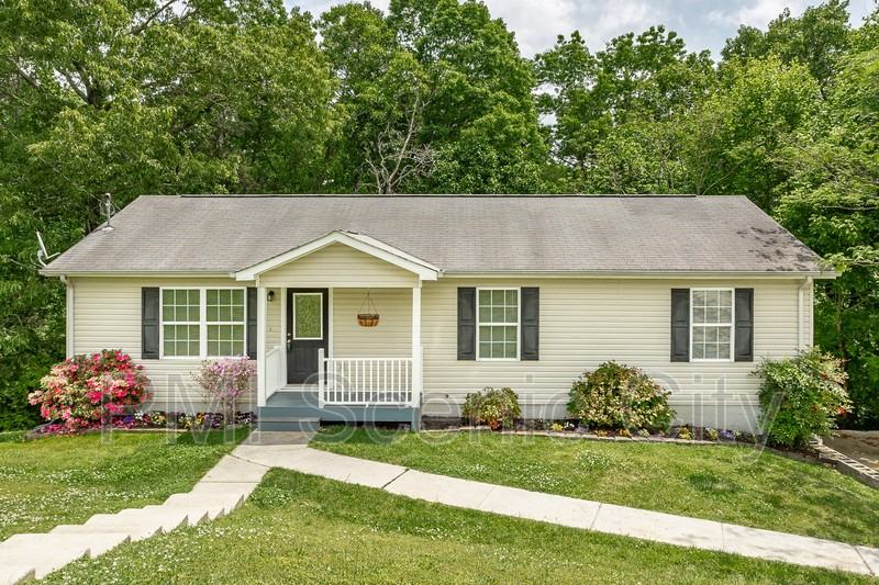 343 Pine St - Photo 4 of 35