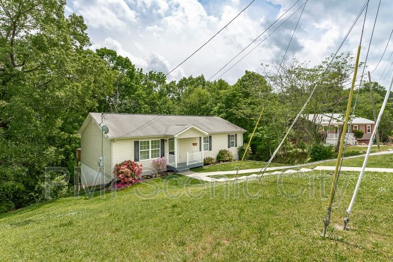 343 Pine St - Photo 6 of 35