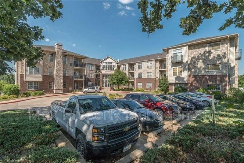 3031 Grand Ave #104 - Photo 4 of 15