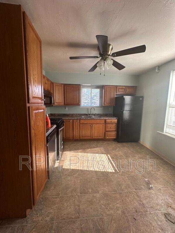 419 Carothers Ave - Photo 2 of 33