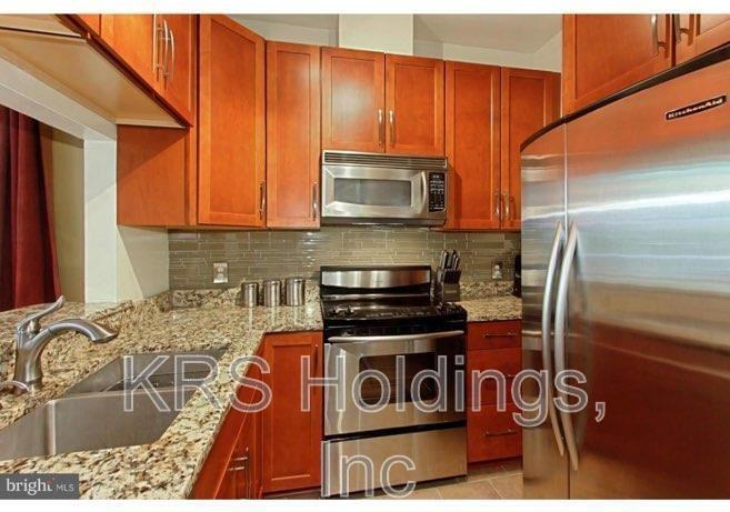 301 S Reynolds St #217 - Photo 4 of 28