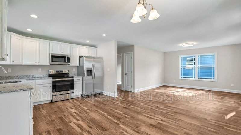 634 Laundry St - Photo 2 of 17