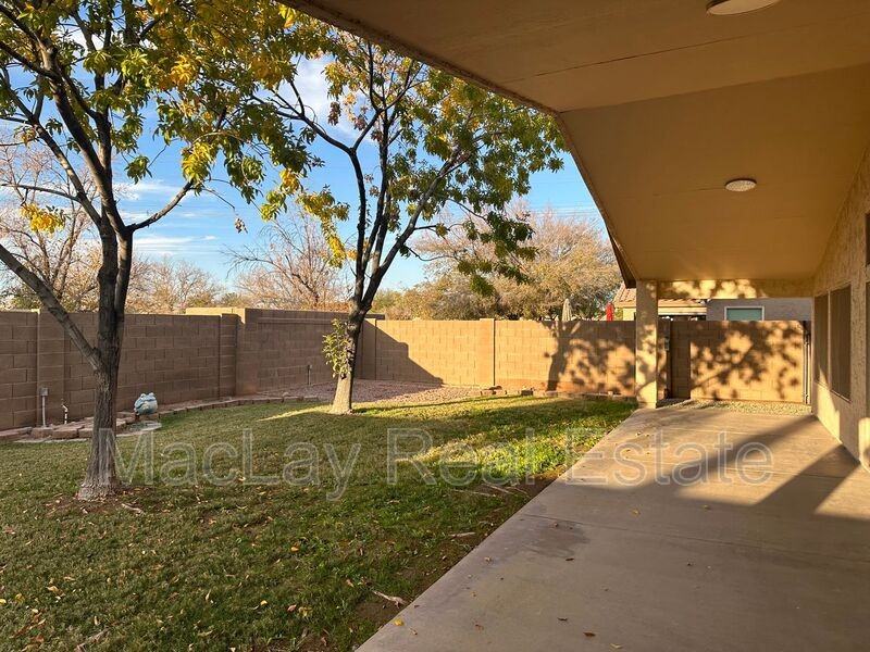 334 N Duffy Way - Photo 3 of 13