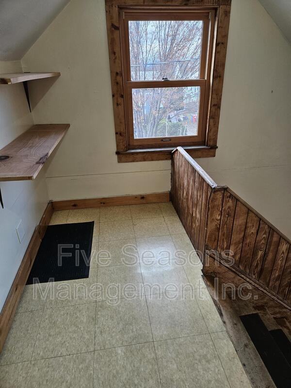 38 Monroe St - Photo 2 of 11