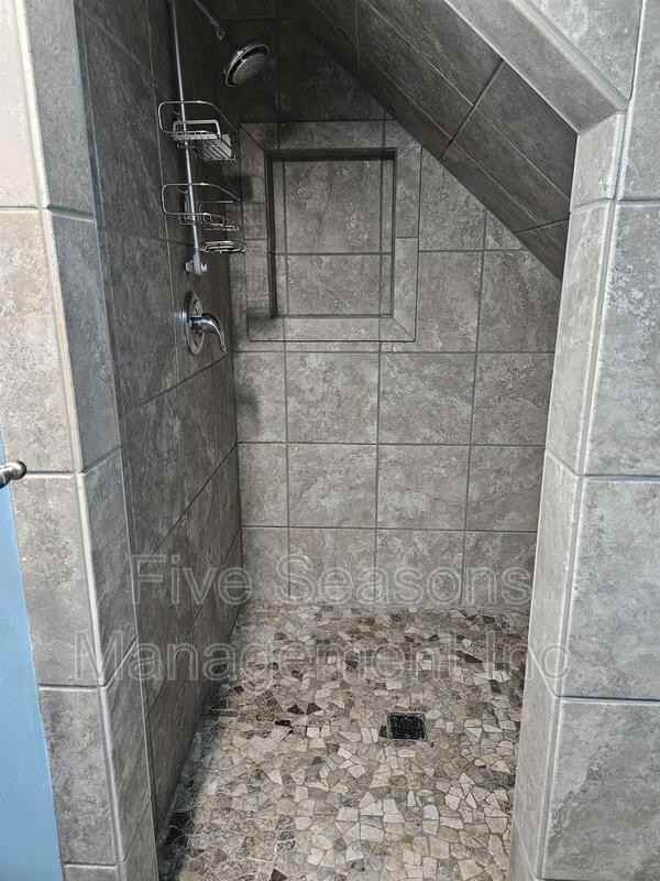 38 Monroe St - Photo 3 of 11