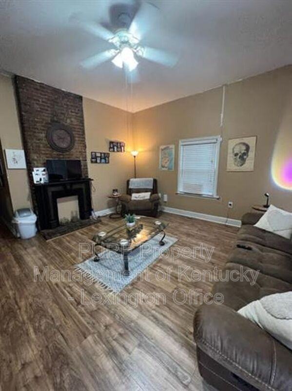 444 N Broadway - Photo 2 of 10