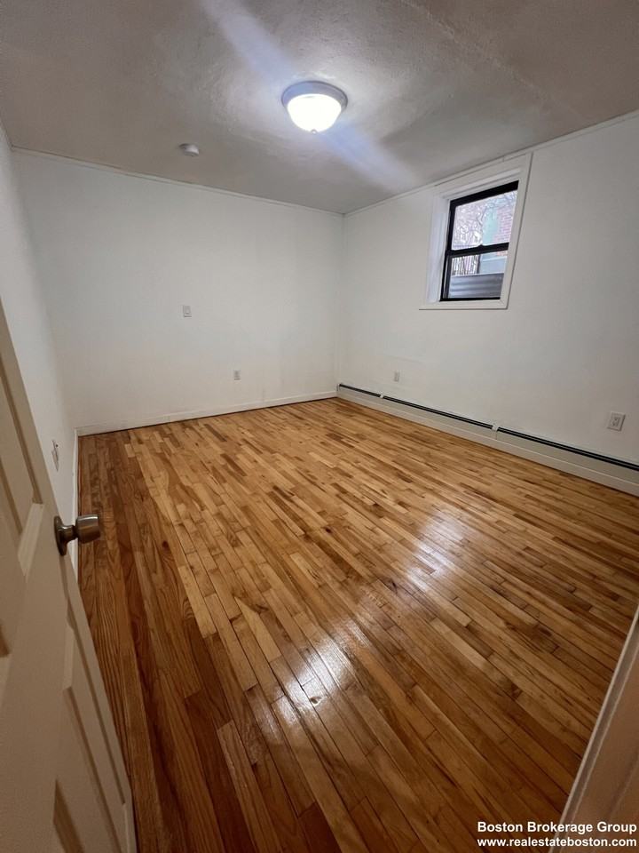 15 Park Vale Ave #3B - Photo 7 of 15