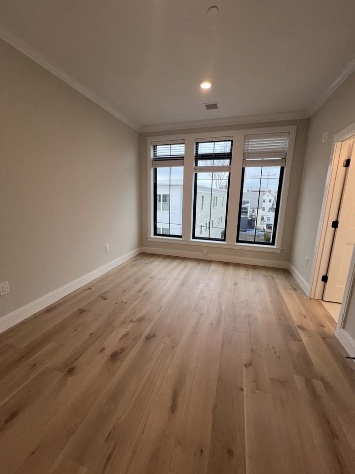 157 Everett St #302 - Photo 7 of 19