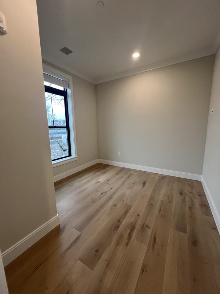 157 Everett St #302 - Photo 7 of 18