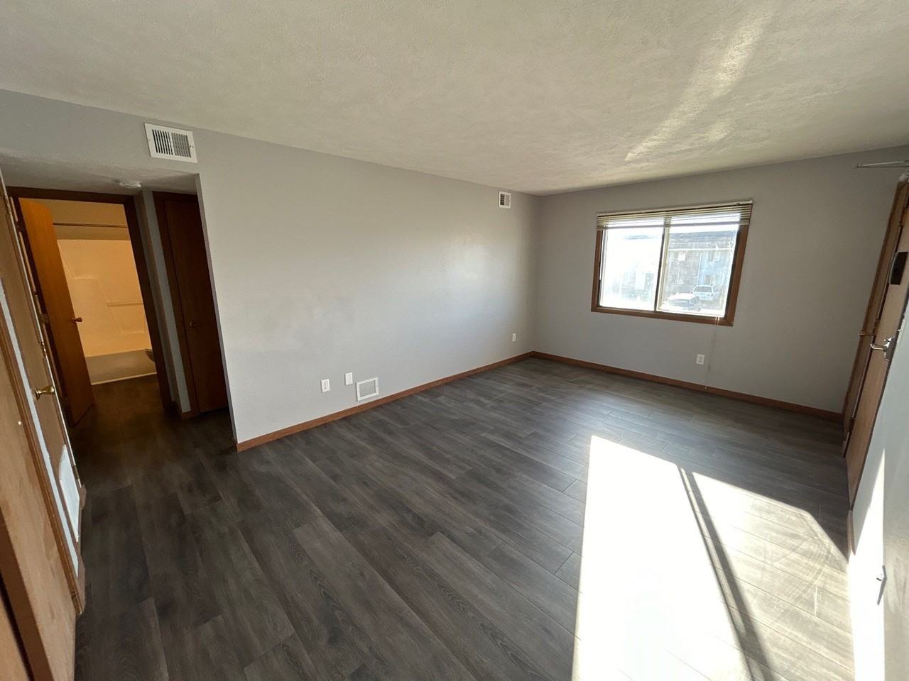 2481 E 5 (Columbus) - Photo 2 of 8