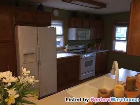 7709 W Lake St - Photo 2 of 10