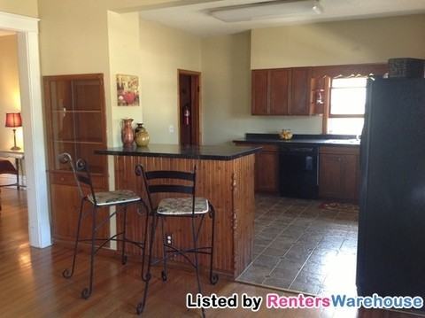 800 Division St S - Photo 2 of 15