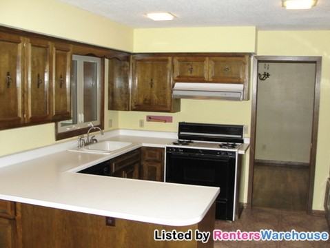 944 13th Ave SE - Photo 3 of 15