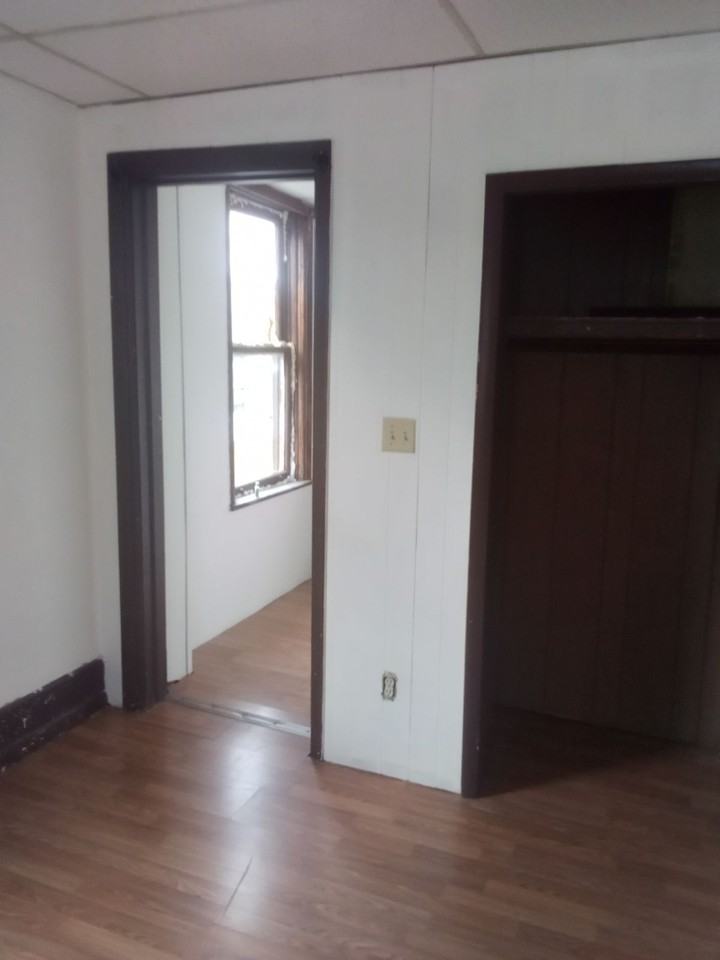 627 North Center Avenue - Photo 3 of 13