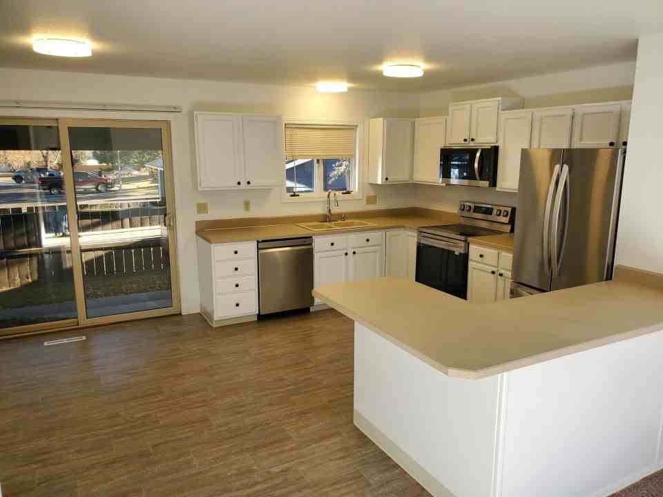 1355 Quartz Pl - Photo 2 of 10