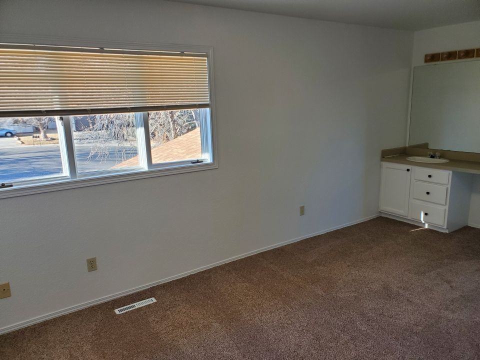 1355 Quartz Pl - Photo 4 of 10