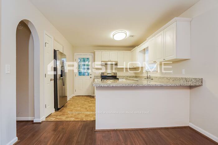 505 Walker Rd - Photo 2 of 23