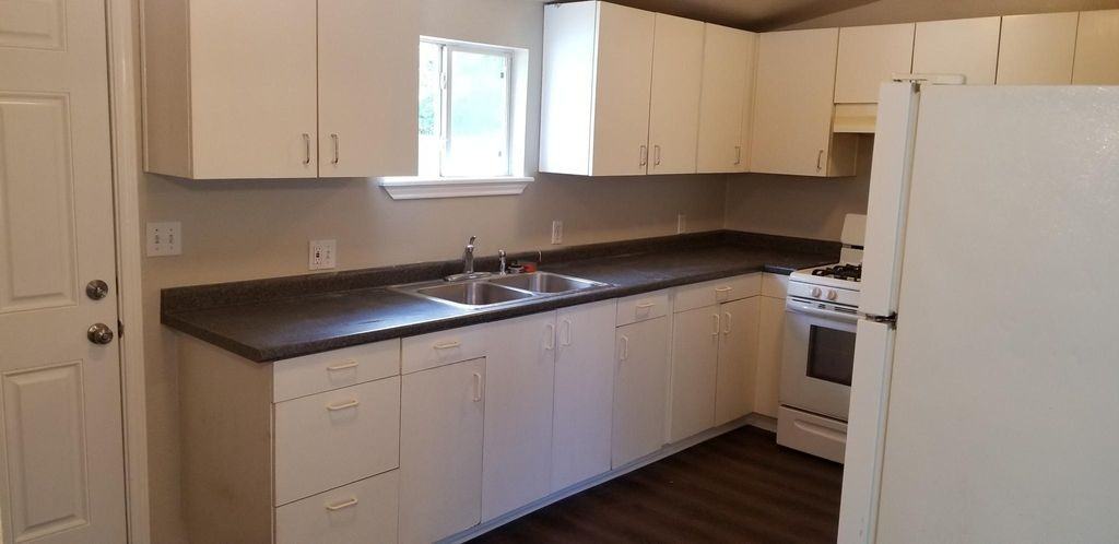215 Kansas St #NA - Photo 2 of 23