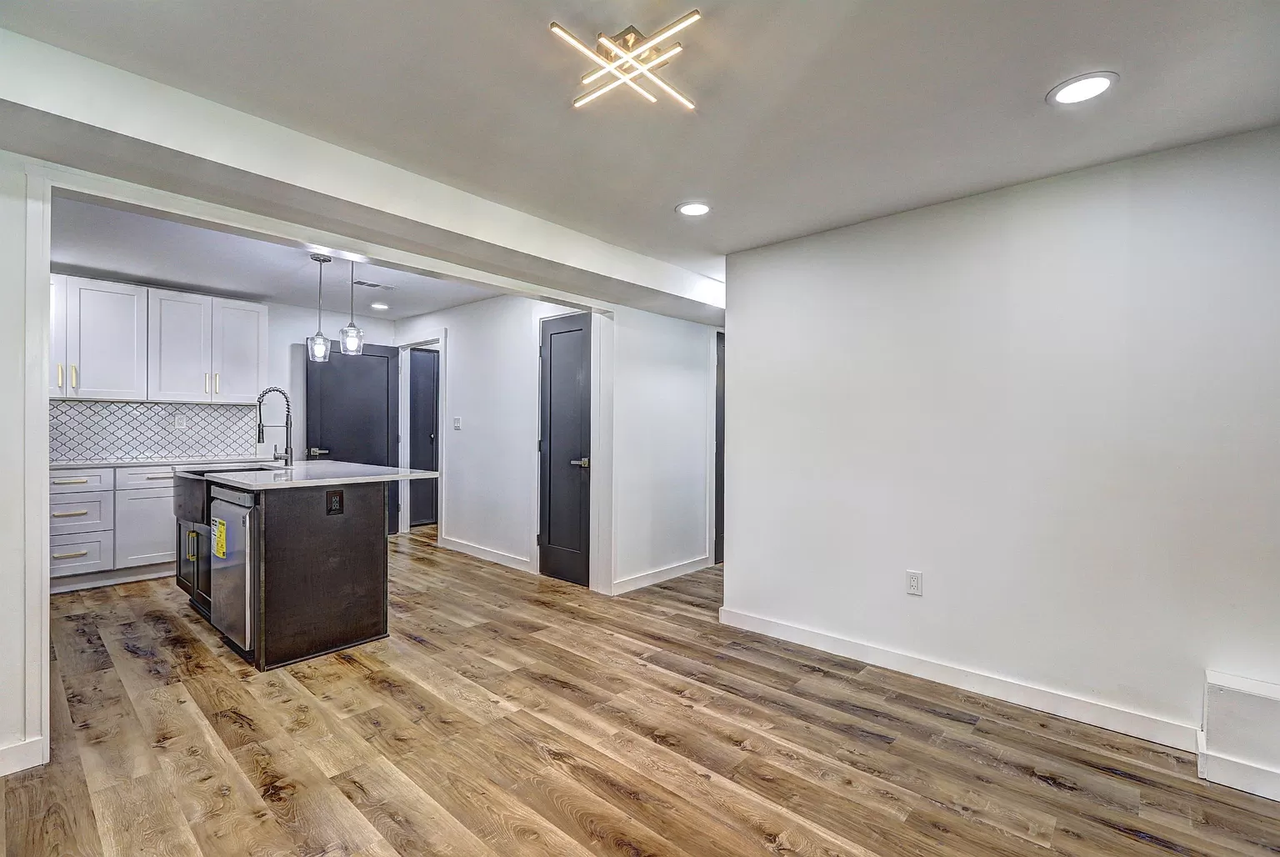 606 Montevista St Sw #2 - Photo 2 of 12