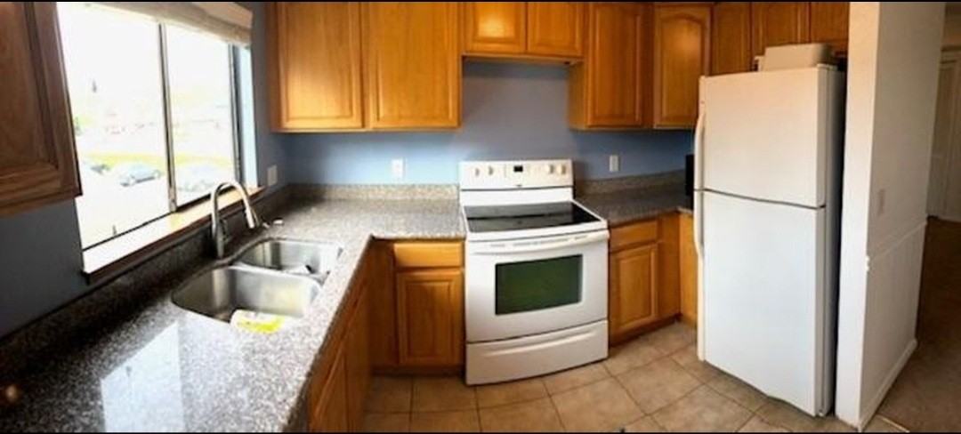 14311 124th Ave Ne #B10 - Photo 2 of 9