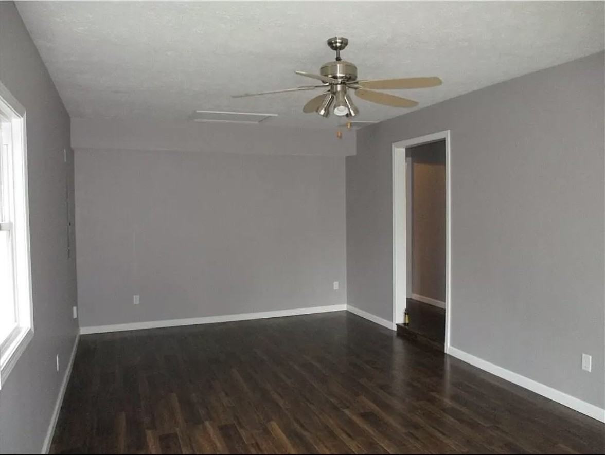 146 Schaefer Dr #NA - Photo 3 of 8