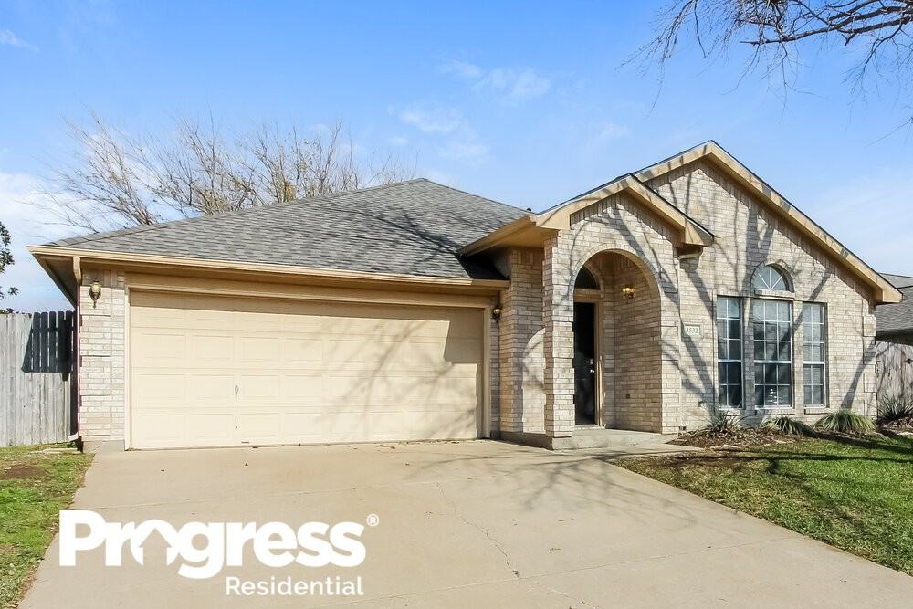 4532 Stones River Rd - Photo 3 of 17