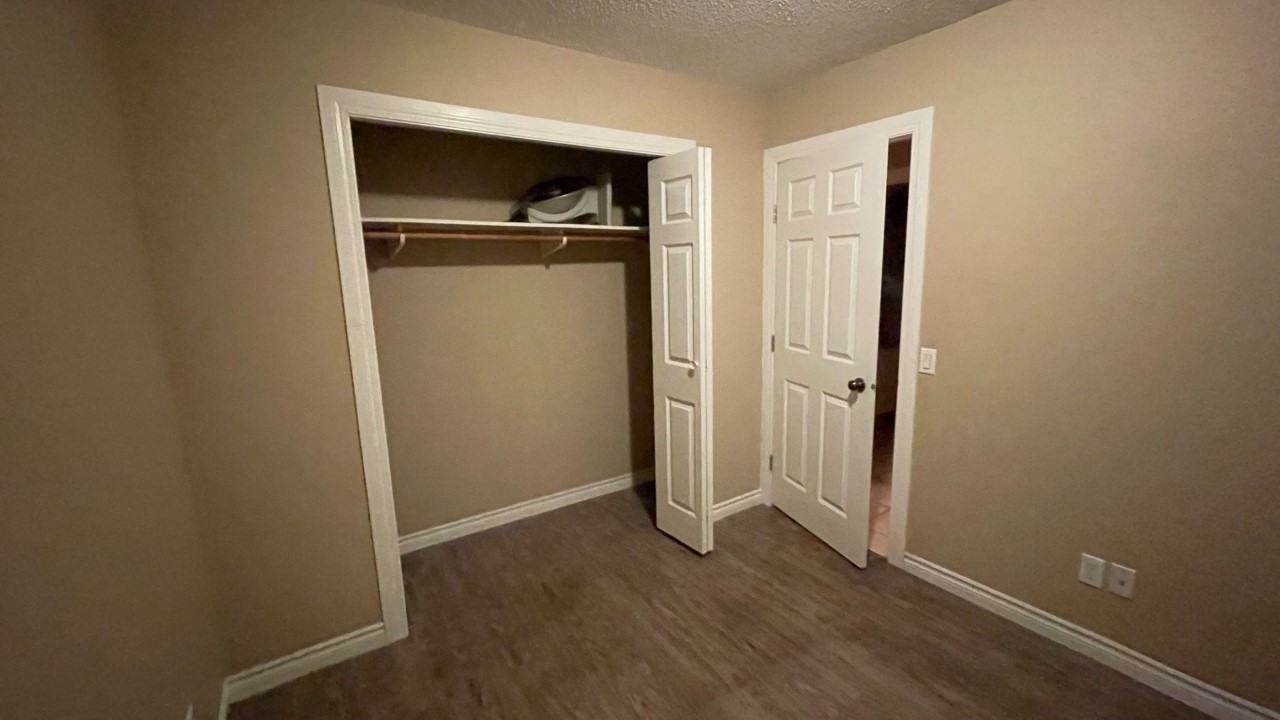 3903 43 Ave Bsmt #2EBS - Photo 4 of 5