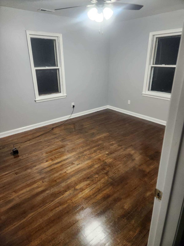 800 E Broadway St #800 - Photo 3 of 7