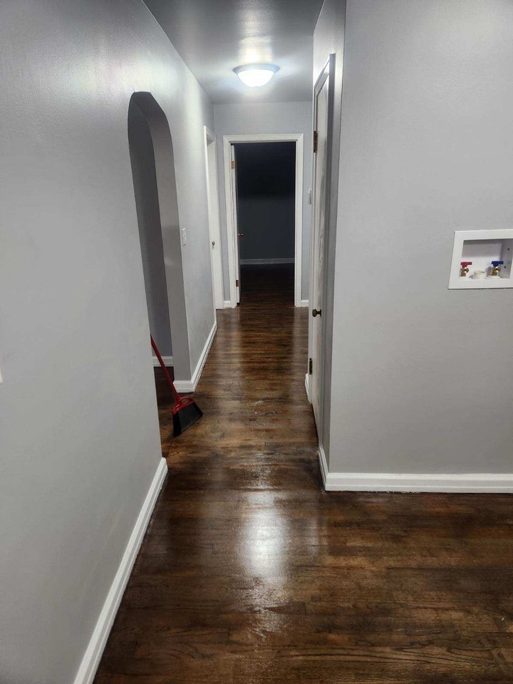 800 E Broadway St #800 - Photo 4 of 7