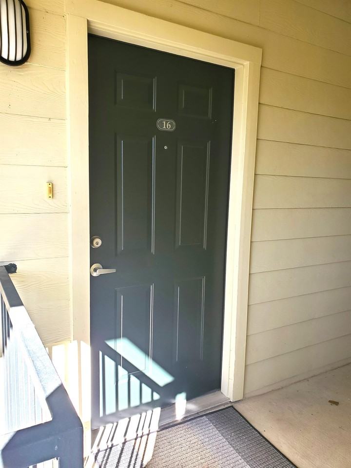 2209 Hancock Dr #16 - Photo 3 of 21