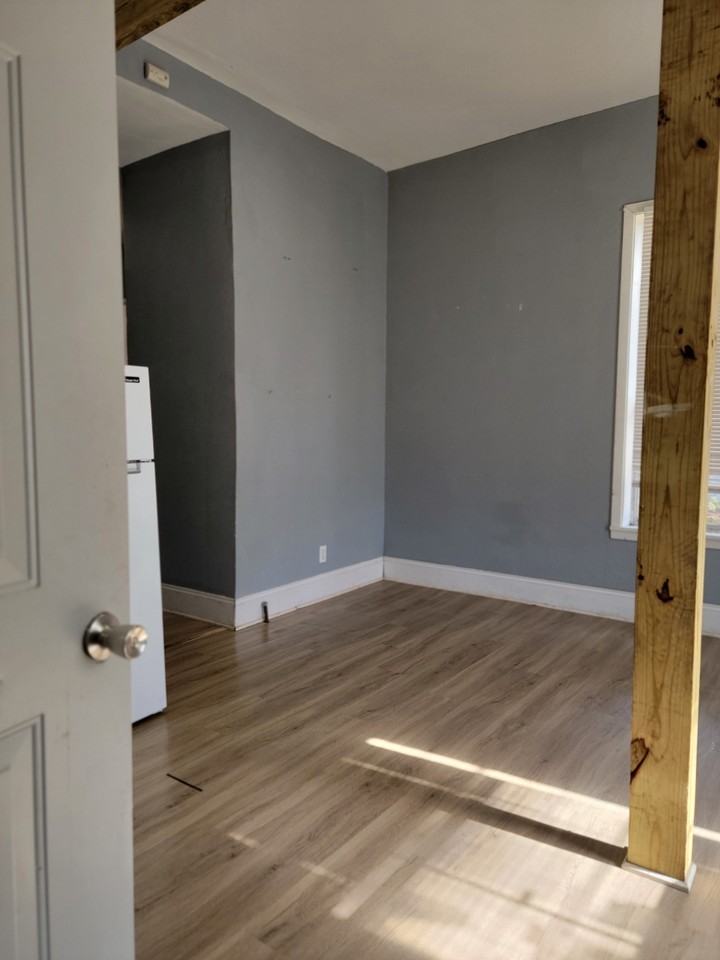 1621 West 7th Street #2 - Photo 4 of 6