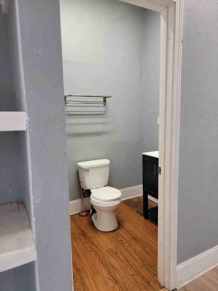 1621 West 7th Street #2 - Photo 6 of 6