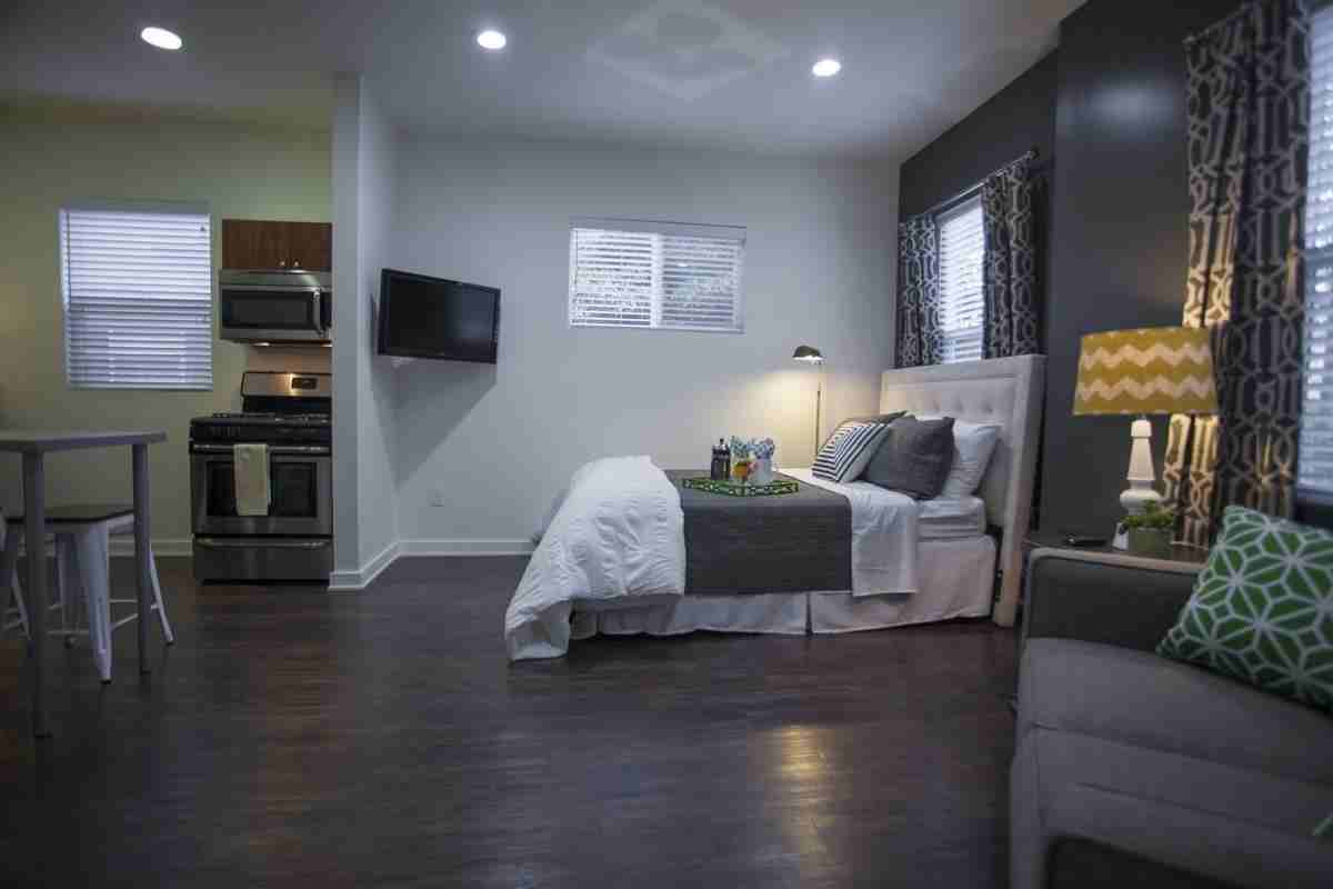 6212 La Mirada Ave - Photo 6 of 36